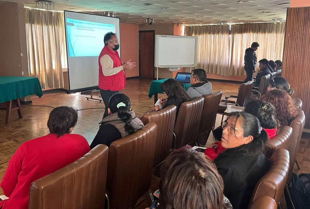 ANTE LA ALERTA DE VIRUELA DEL MONO SEDES ORURO FORTALECE AL PERSONAL DE SALUD CON CAPACITACIONES